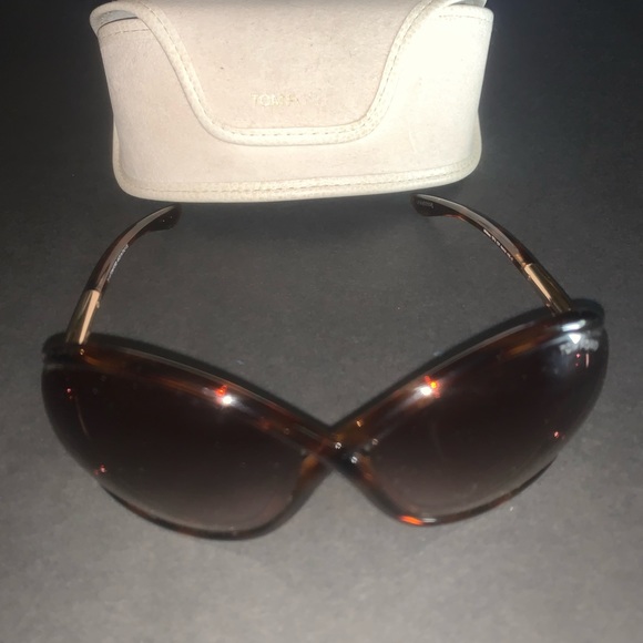 Authentic Tom Ford tortoiseshell sunglasses w/original case offers considered - Picture 2 of 14
